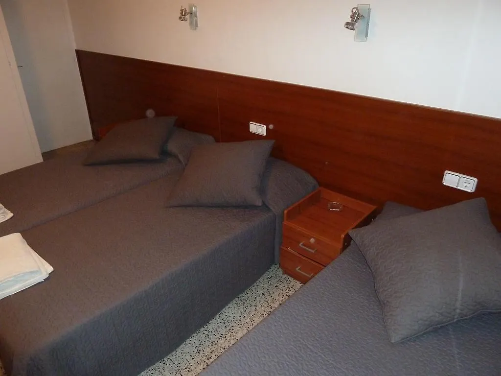 ** Guest house Restaurant Fonda Giralt Hotel Amer Spain